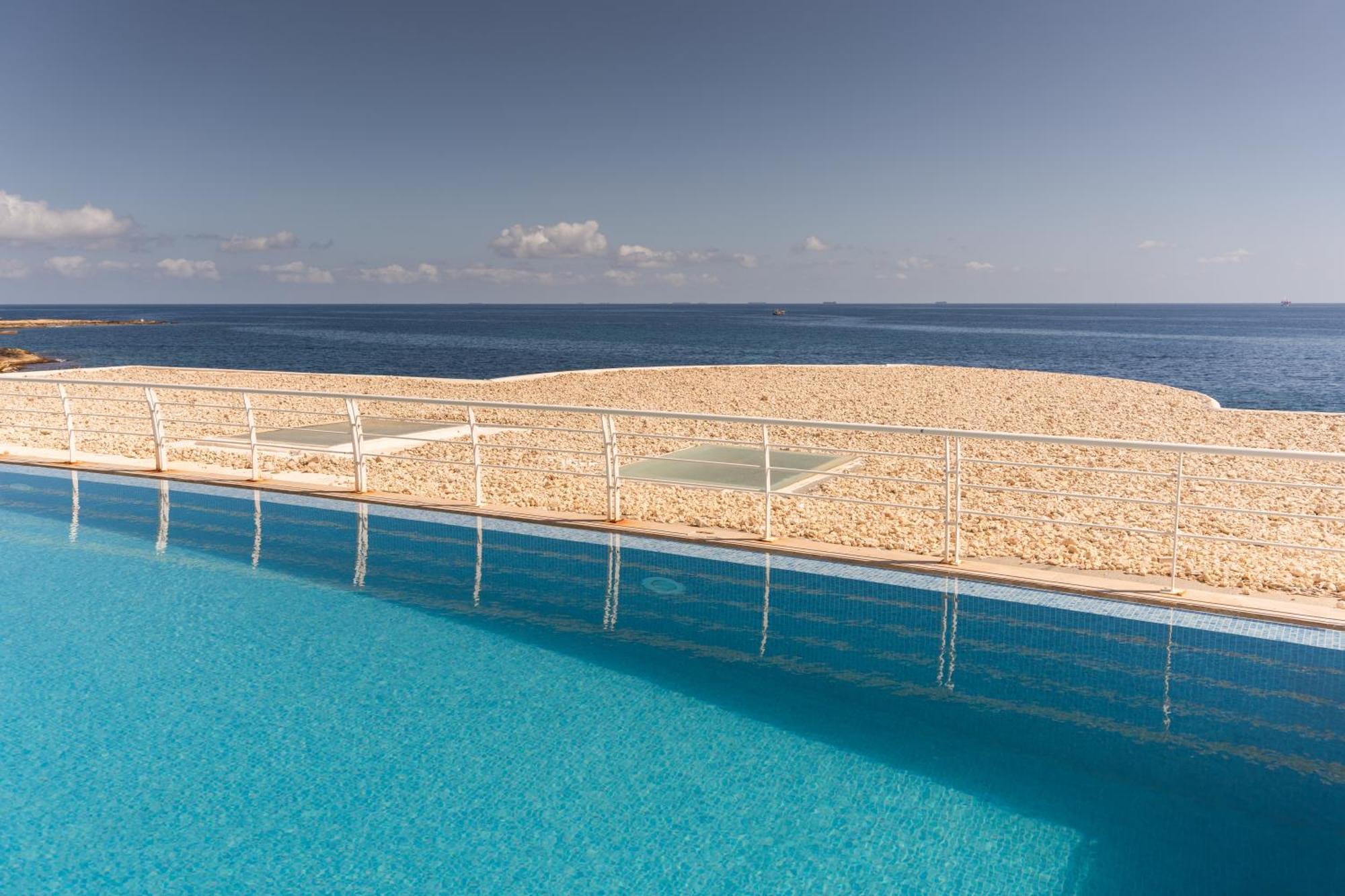 Waters-Edge Complex Lägenhet Marsaskala Exteriör bild